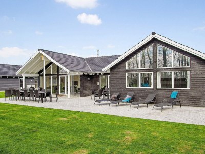 Holiday house 18 person holiday home in Hasselberg - Outdoor photo 3