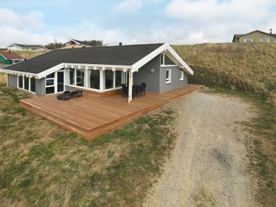 Holiday house Luxurioses Strandhaus mit Pool in Løkken - Holiday house