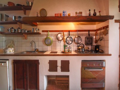 Farmhouse Farmhouse in Umbria with Garden Views - Features photo 21