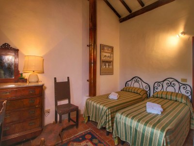Farmhouse Farmhouse in Umbria with Garden Views - Features photo 27