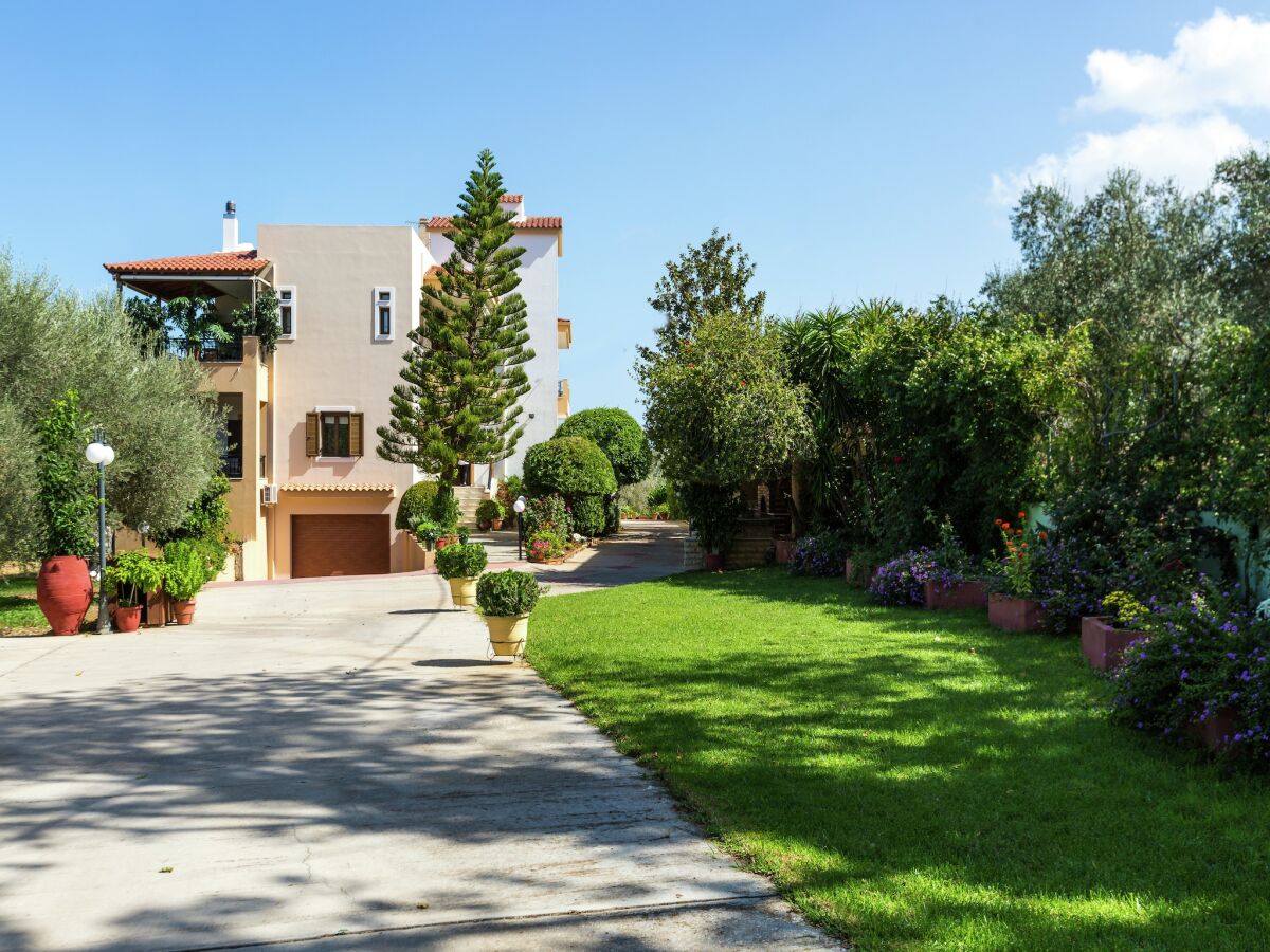 Apartment Apartment in Prines with Garden & BBQ