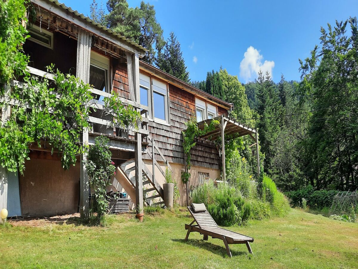 Chalet Chalet in Raon-l'Étape am See