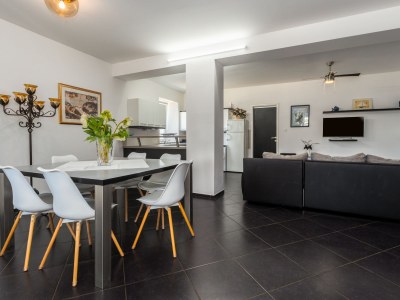 Holiday apartment - No title - - Features photo 8