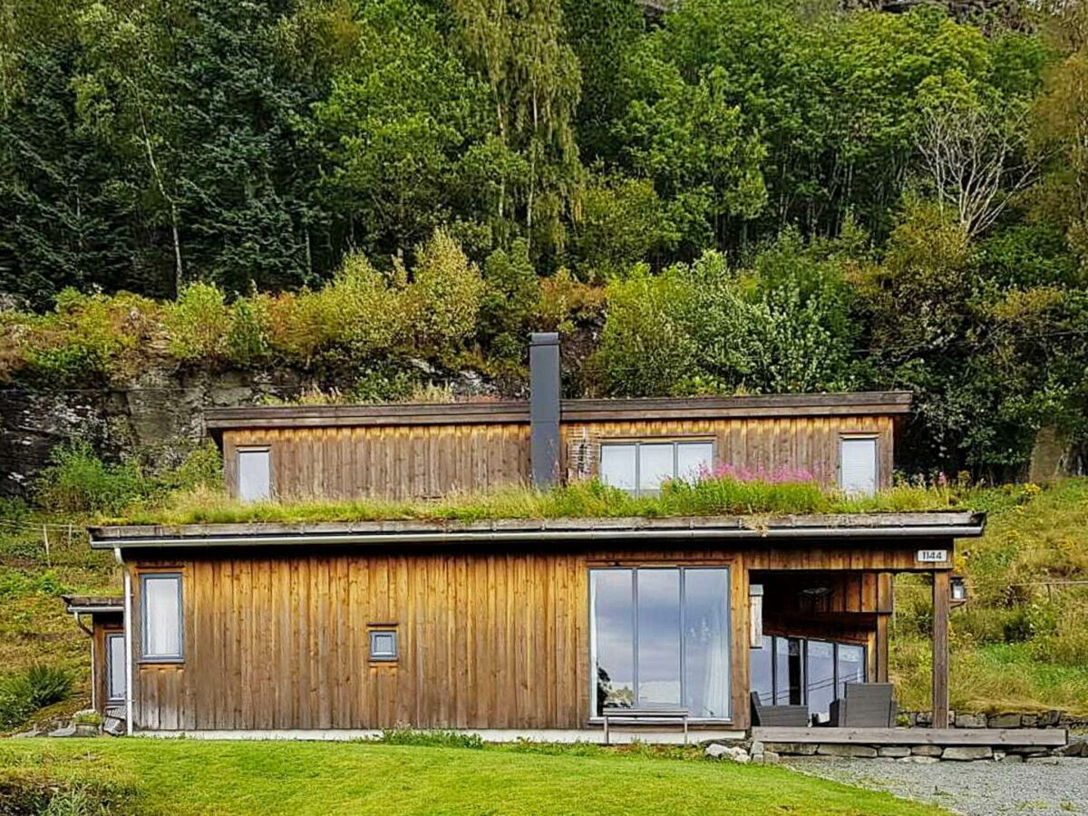 Holiday house 7 person holiday home in Jelsa-By Traum - Outdoor photo 4