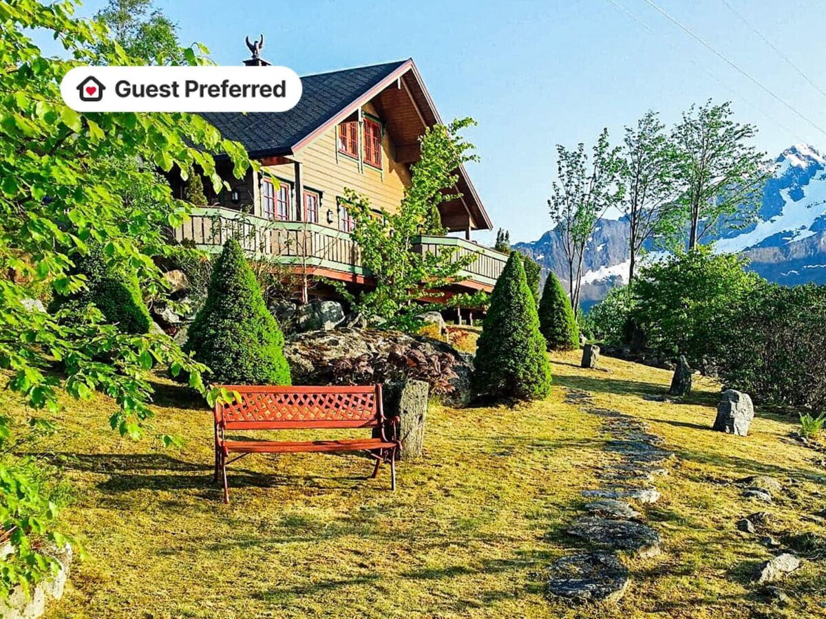 Holiday house 9 person holiday home in HUNDEIDVIK-By Traum