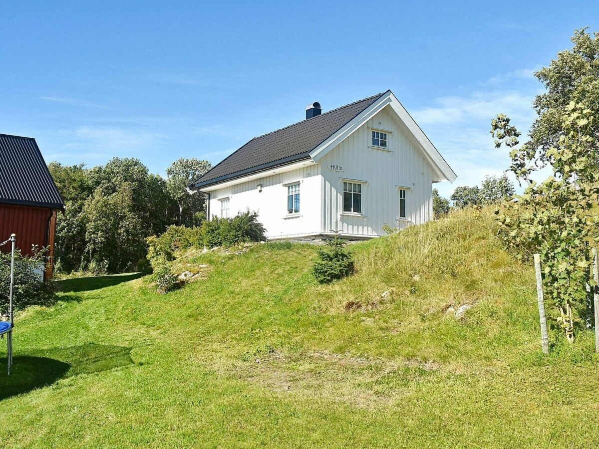 Holiday house 5 person holiday home in Oksvoll - Outdoor photo 2