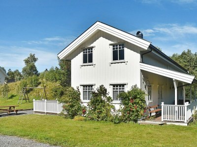 Holiday house 8 person holiday home in Oksvoll - Holiday house