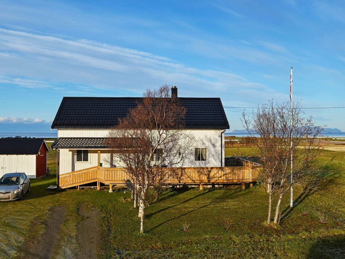 Holiday house 10 person holiday home in Laukvik - Outdoor photo 2