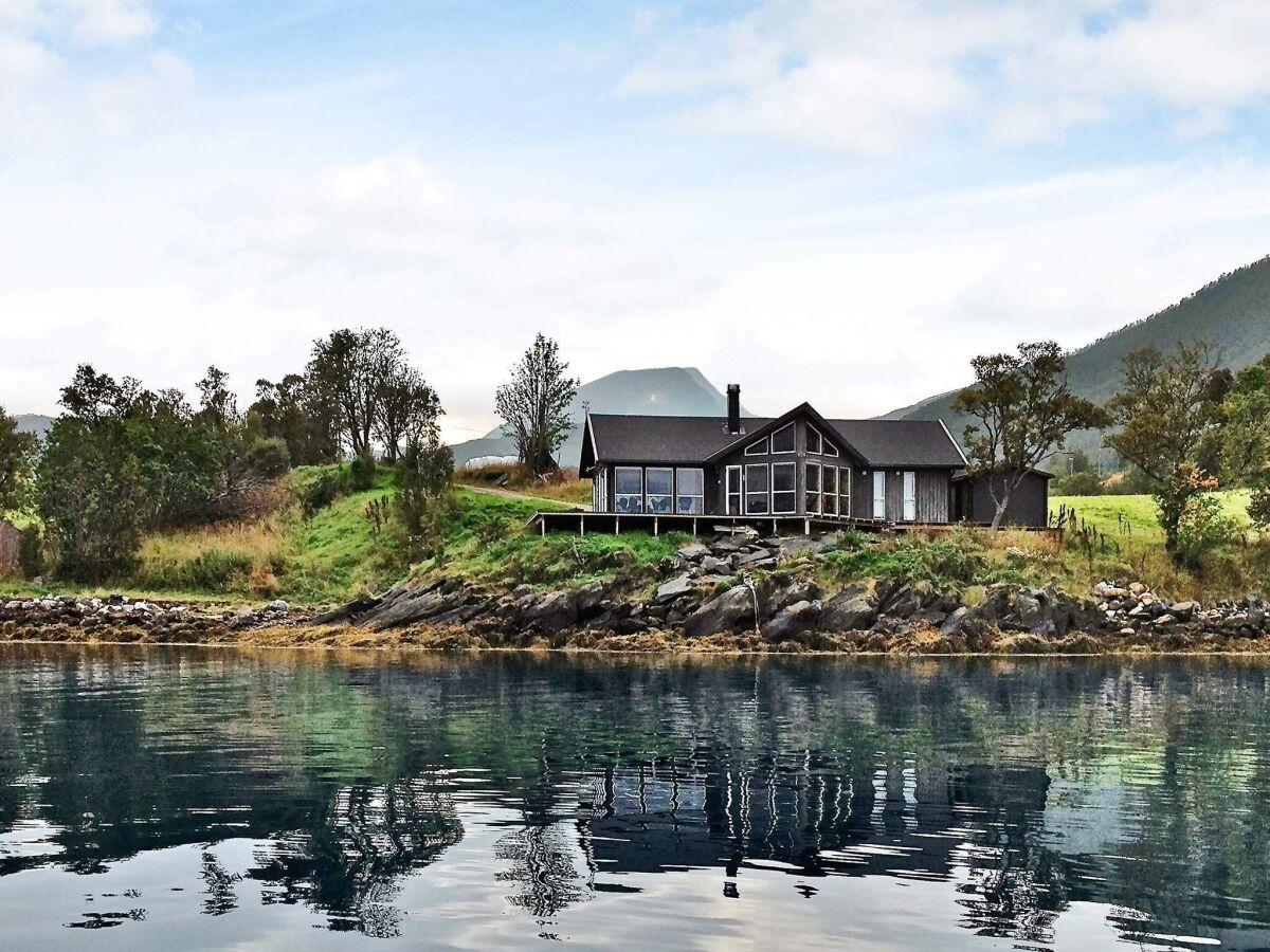 Holiday house 11 person holiday home in Gullesfjord