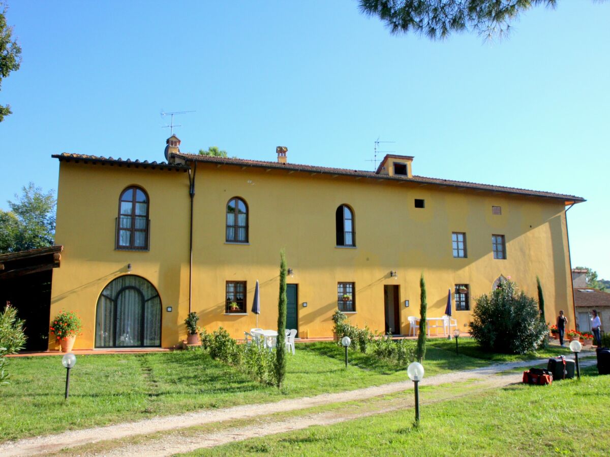Farmhouse Farmhouse in Vinci's time capsule