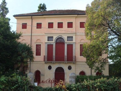 Castle Castle in Veneto with Garden & History - Outdoor photo 8