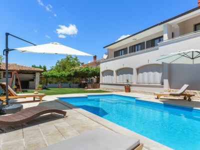 Villa Leona (5 + 0) in Svetvin?enat - Villa