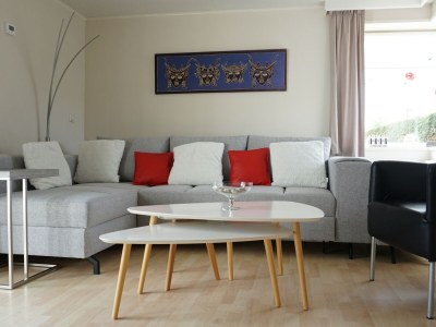 Bungalow - No title - - Features photo 3