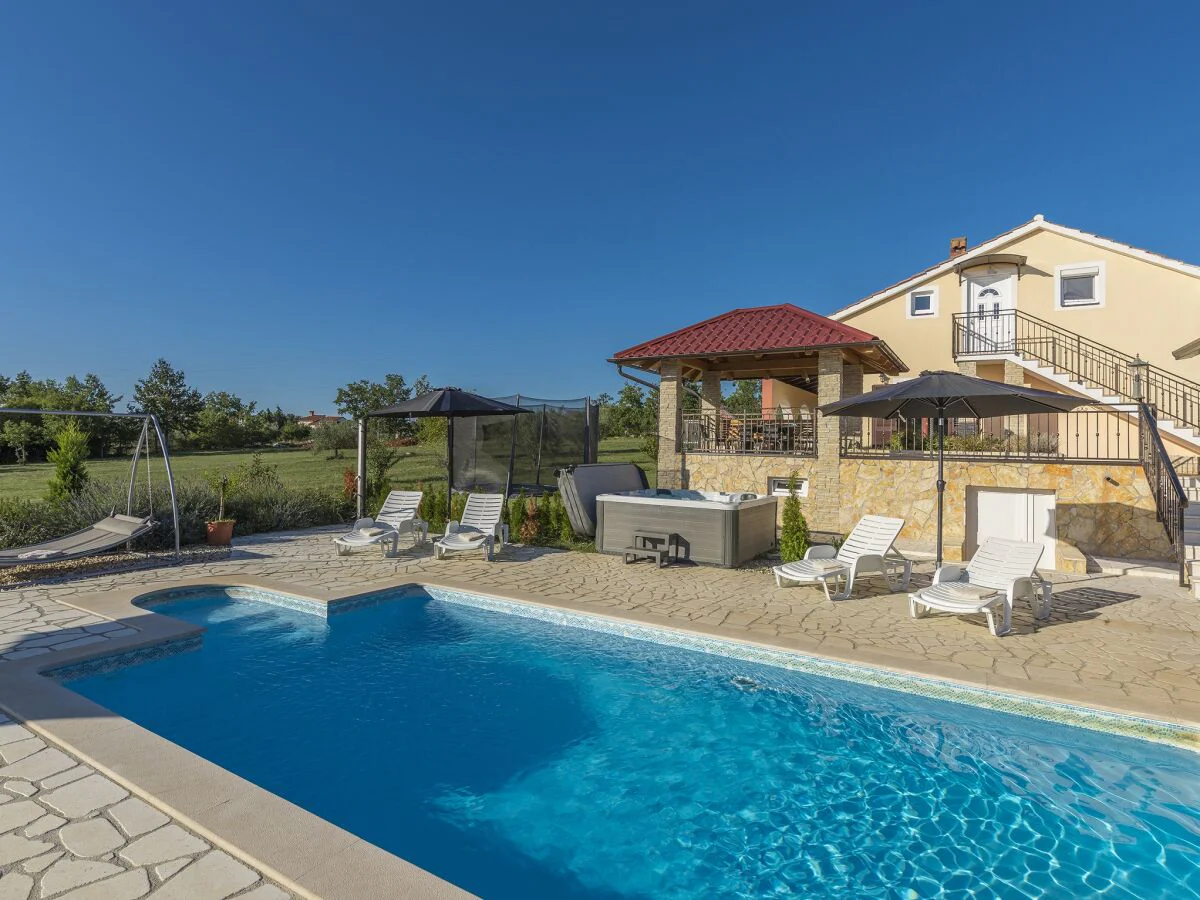 Villa Villa Ivda