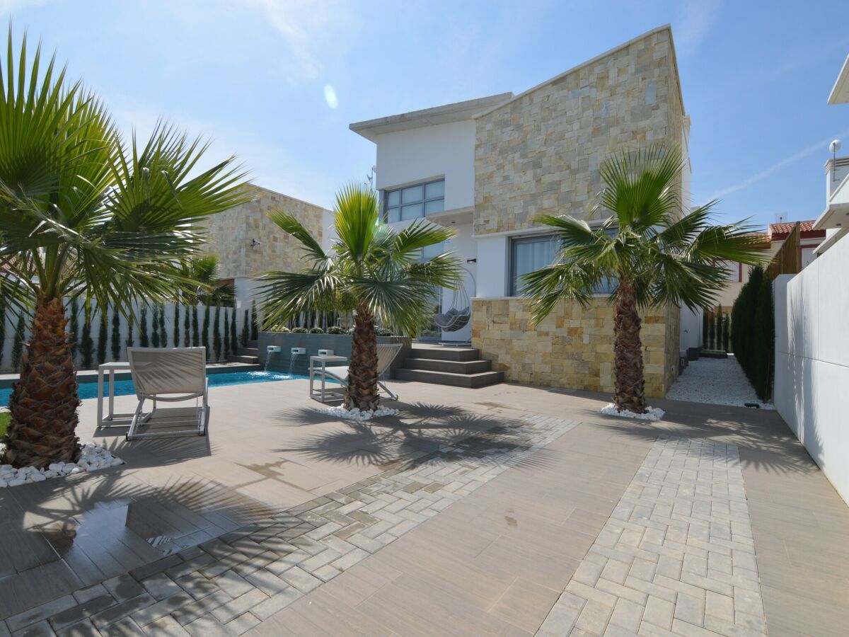 Villa Villa with Garden & Roof Deck