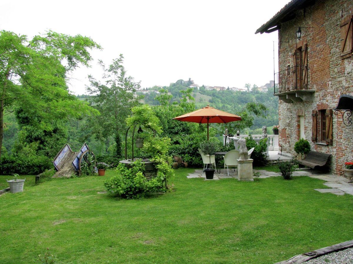 Cottage Mansion in Langhe with Pool and Winery Charm - Outdoor photo 2