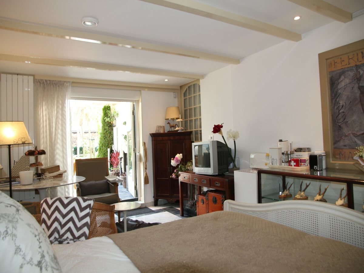 Holiday house Studio near Heiloo Woods and Egmond Beach