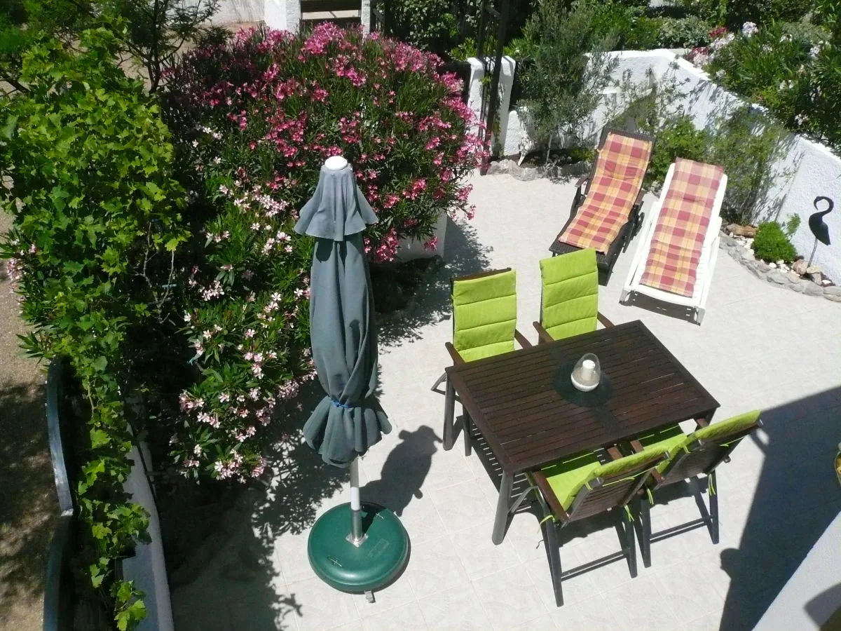 Holiday house Comfortable holiday home close to the beach in a sunny location.