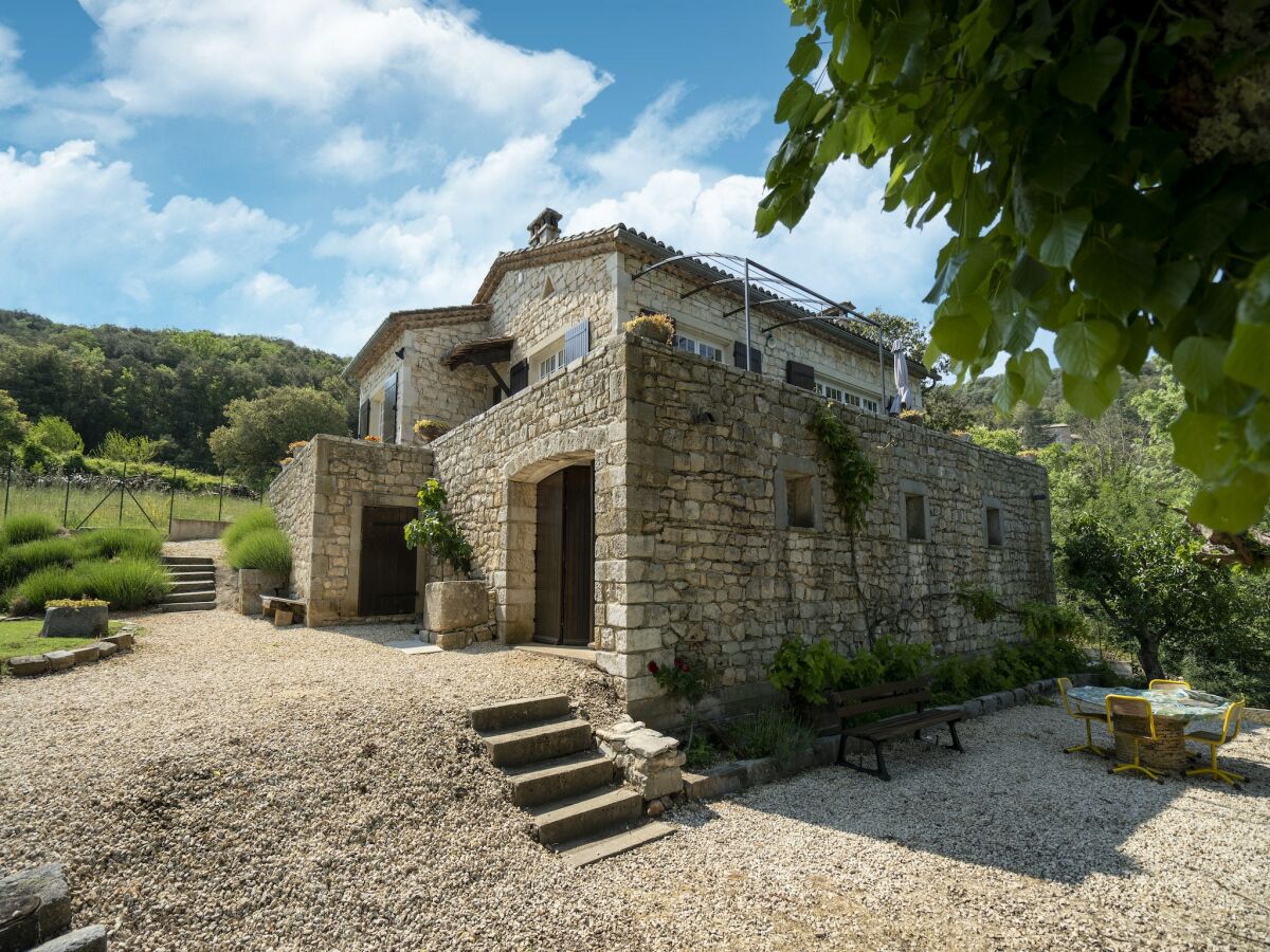 Holiday house Holiday Home in Montclus near river - Outdoor photo 3
