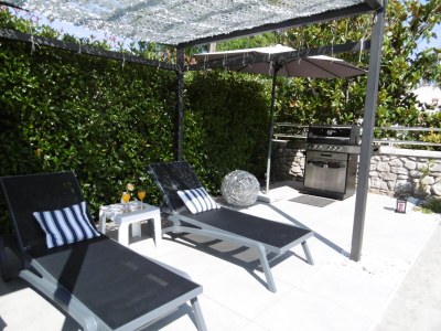 Holiday apartment Villa Luka Apartment Gray mit Pool - Outdoor photo 12