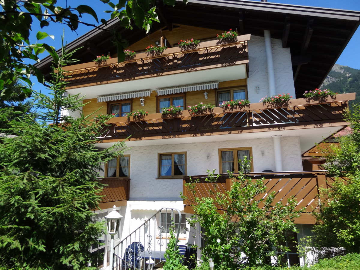 Holiday apartment Sonnenheim three-room