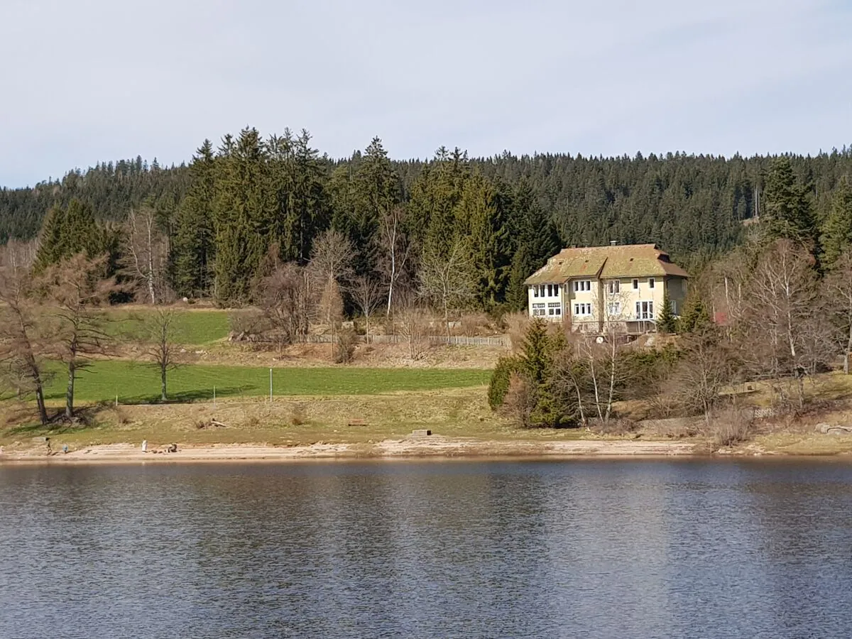 Holiday apartment Old forester's house by the lake