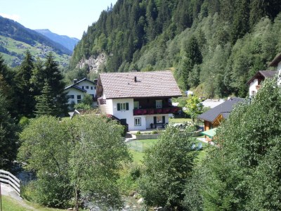 Holiday apartment Cottage by the Creek - Outdoor photo 3