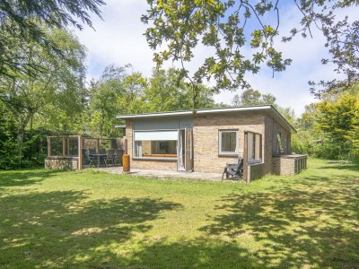 Bungalow Holiday Home De Zeebries - Stappeland 197 in De Koog - Bungalow