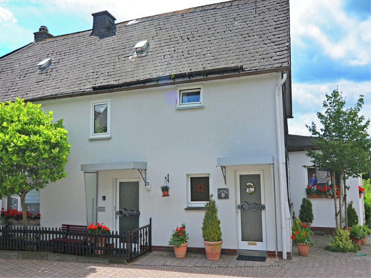 Apartment Modernes Appartement in Usseln mit Terrasse - Outdoor photo 3