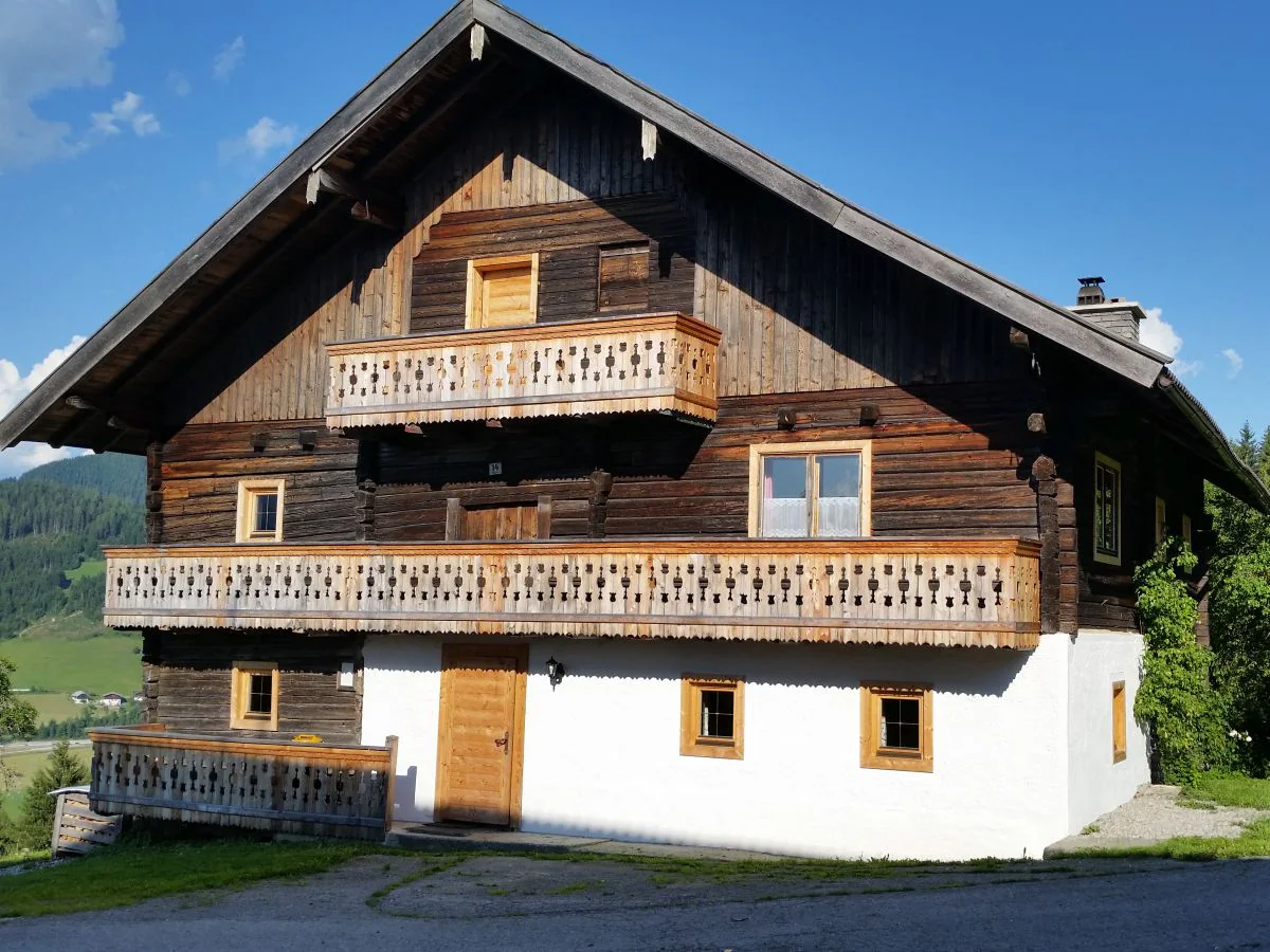 Alpine hut Heimatsberg farmhouse.