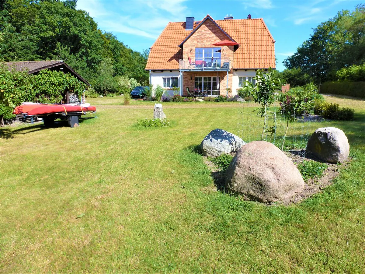 Holiday apartment By Lake Lüttensee