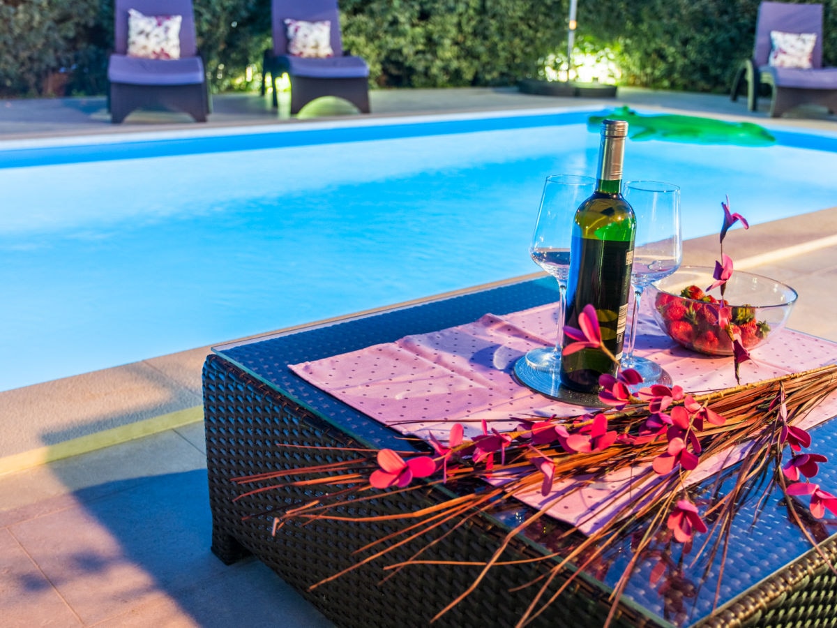 Villa West Wing with beautiful heated pool - Outdoor photo 4