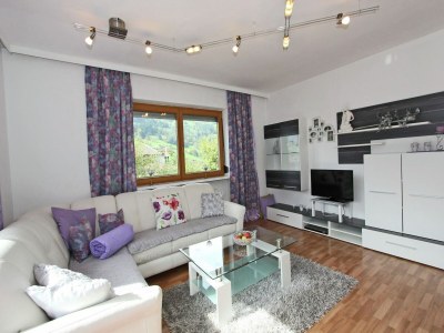 Apartment Apartment in Stumm near Ski Slopes - Features photo 15