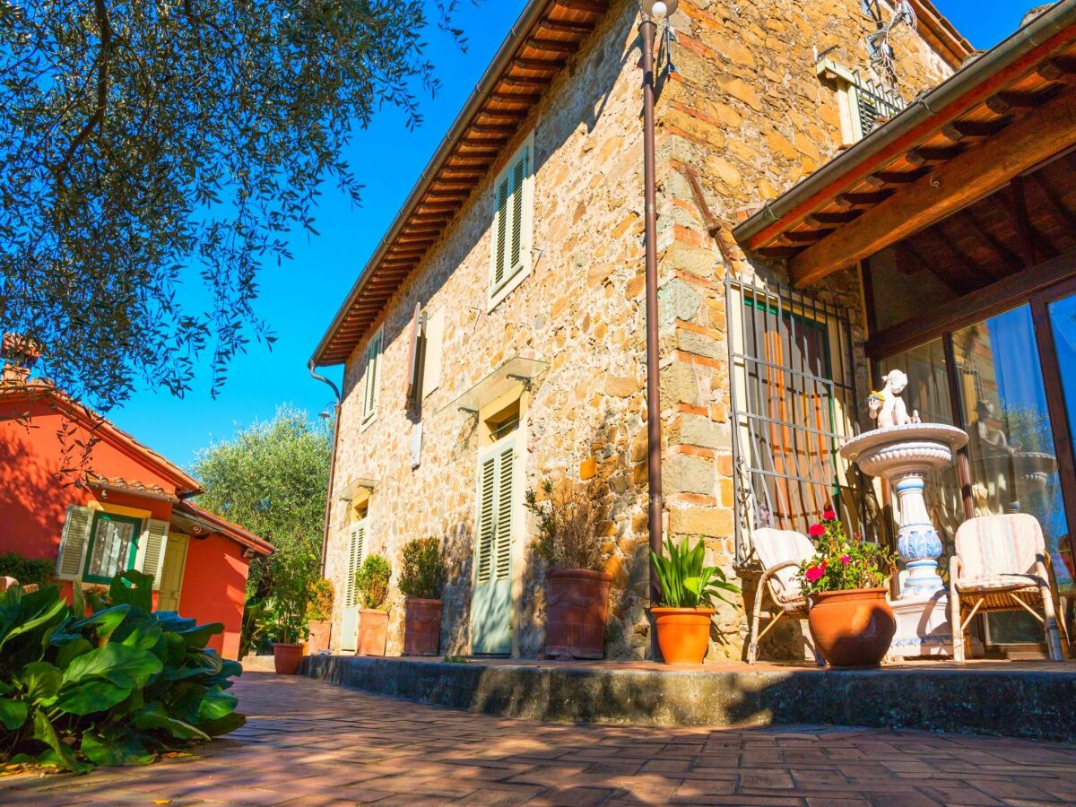 Holiday house Ferienhaus in Montecatini mit Sauna & See - Outdoor photo 5
