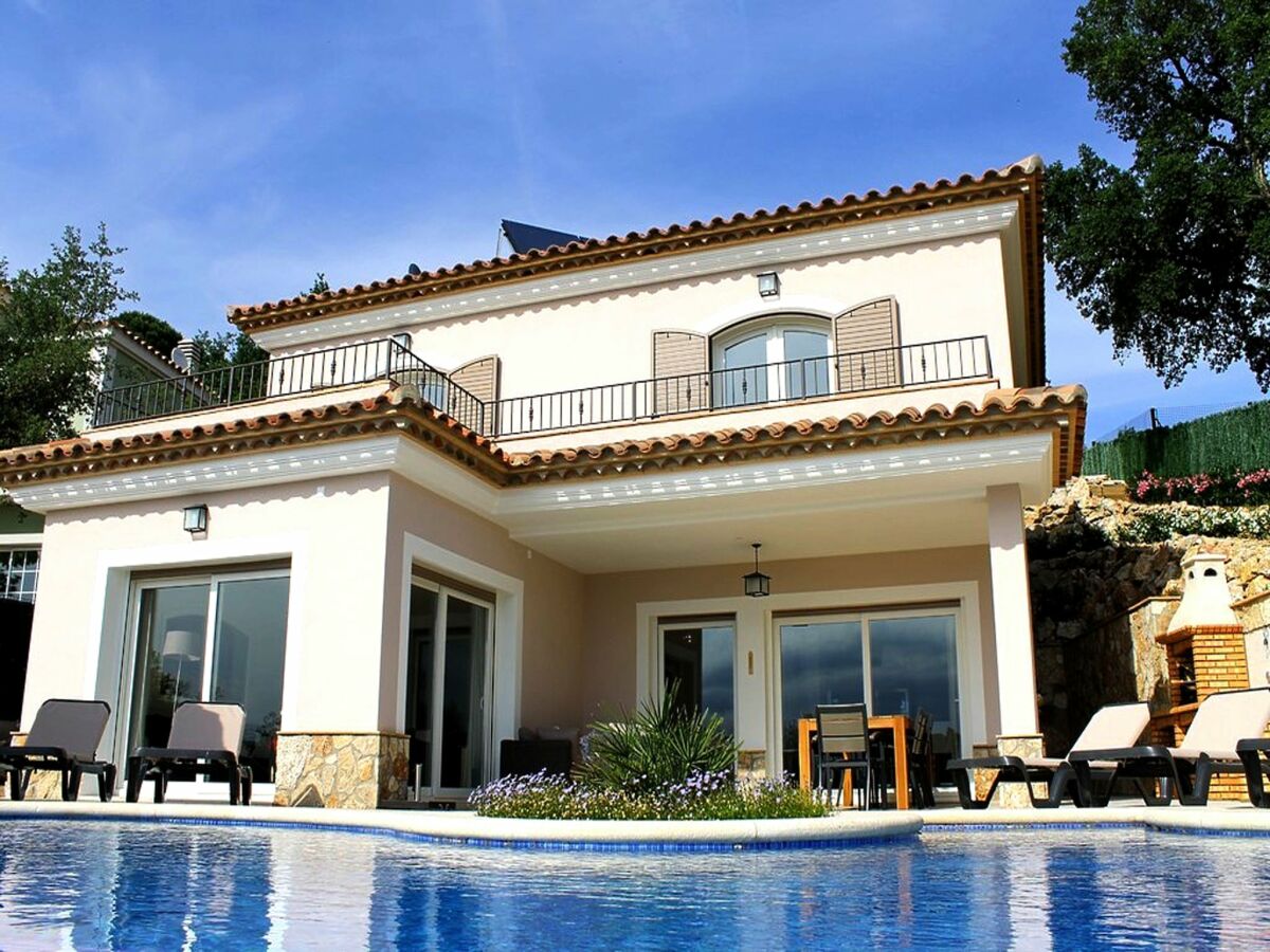 Villa Poolside Villa near the Coast - Outdoor photo 3