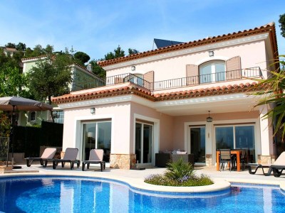 Villa Poolside Villa near the Coast in Platja d'Aro - Villa
