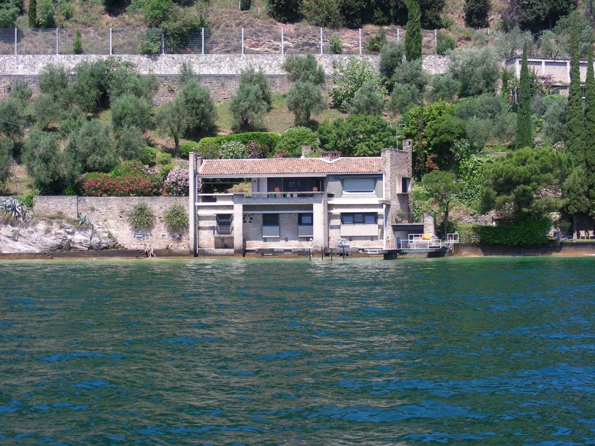 Villa Villa Coccodrilla Lake front
