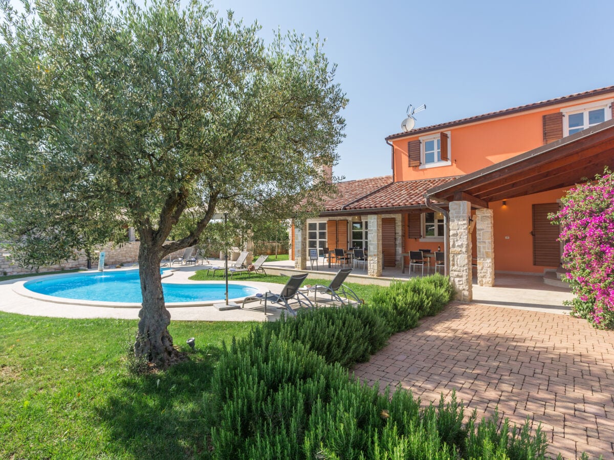 Villa Santa Maria Domenica for up to 12 persons