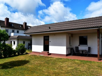 Holiday house Exklusiver Bungalow mit Terrasse in Rerik in Mecklenburg Coast - Holiday house