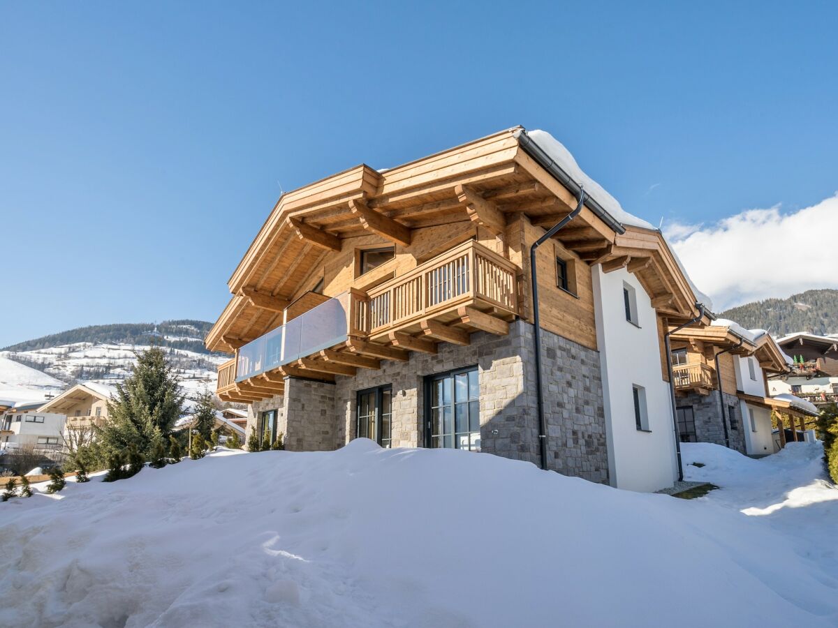 Holiday house Chalet in Piesendorf near Ski Slopes - Outdoor photo 3