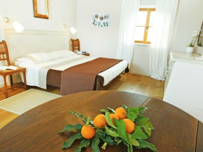 Villa Benvenuti with heated pool - Features photo 25