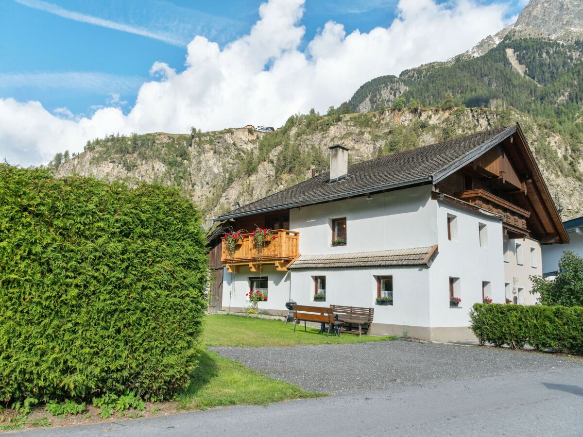 Holiday house Bauernhaus im Ötztal nahe Skigebieten - Outdoor photo 5