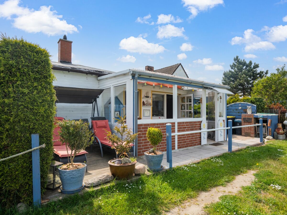 Bungalow Schöner Bungalow in Poel in Strandnähe