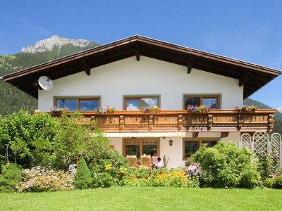 Holiday apartment Thaneller GÃ¤stehaus MÃ¼ller in Bichlbach - Holiday apartment