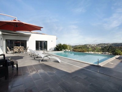 Villa Spacious Villa in Salir de Mato with Private Pool, Terrace - Villa