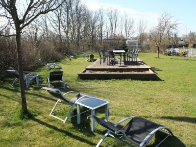 Apartment Charmante Ferienwohnung mit Garten in Wiek - Outdoor photo 2