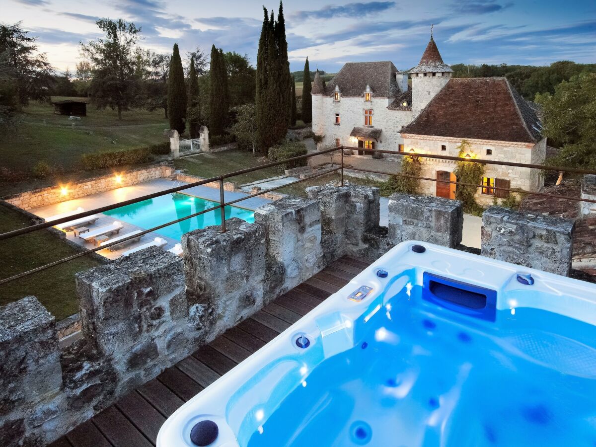 Castle Château in Nouvelle-Aquitaine with Pool & Views