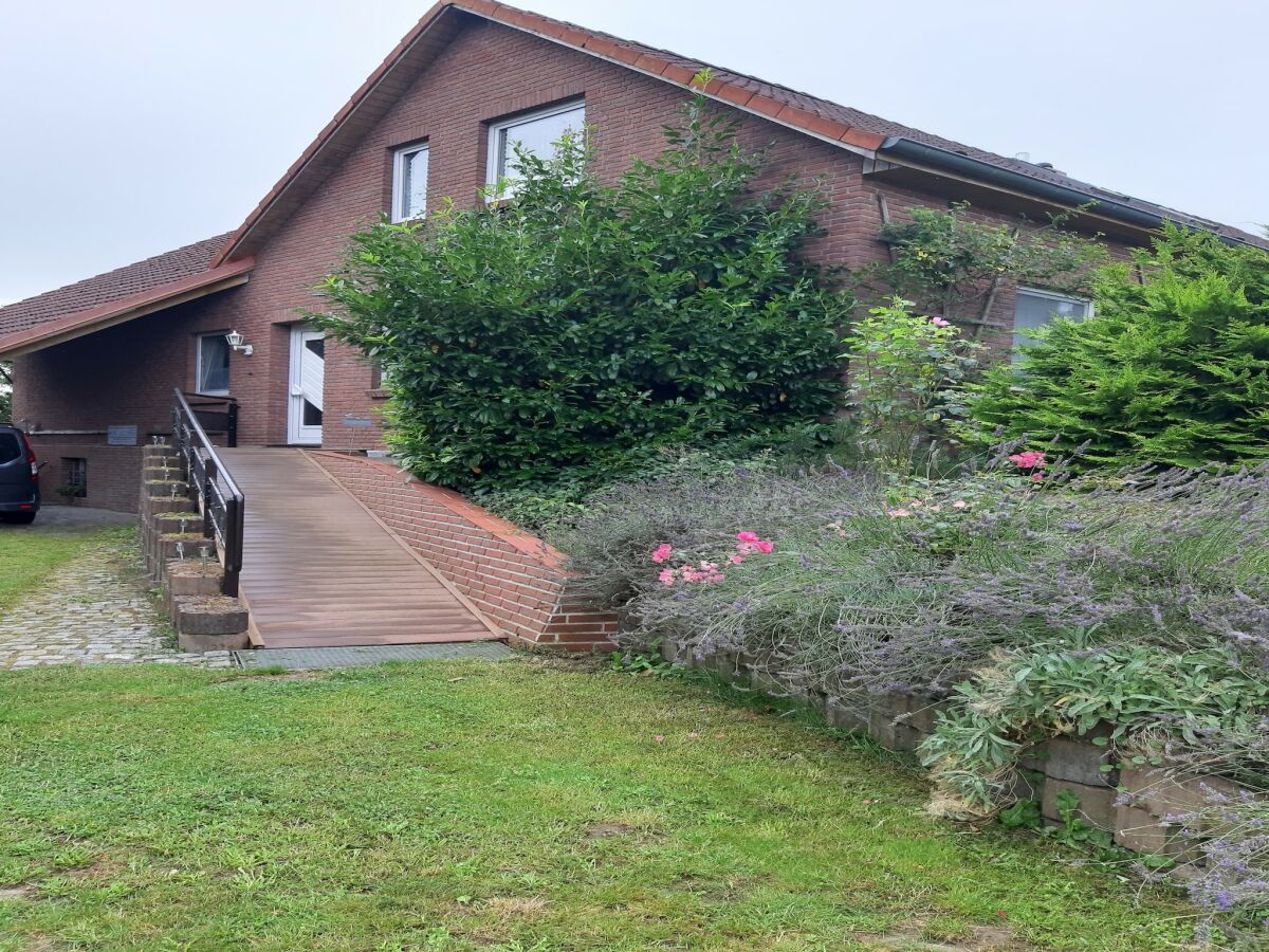 Apartment Sonnige Ferienwohnung am Wald / Büdnerreihe
