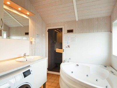 Holiday house 6 person holiday home in GROEMITZ - Outdoor photo 12