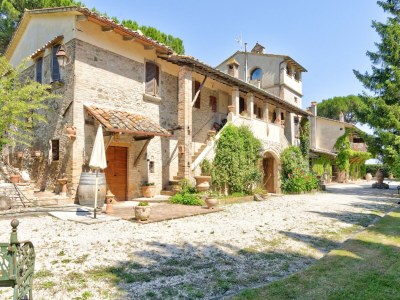 Farmhouse Farmhouse in Marsciano with Pool and Vineyards in Marsciano - Farmhouse
